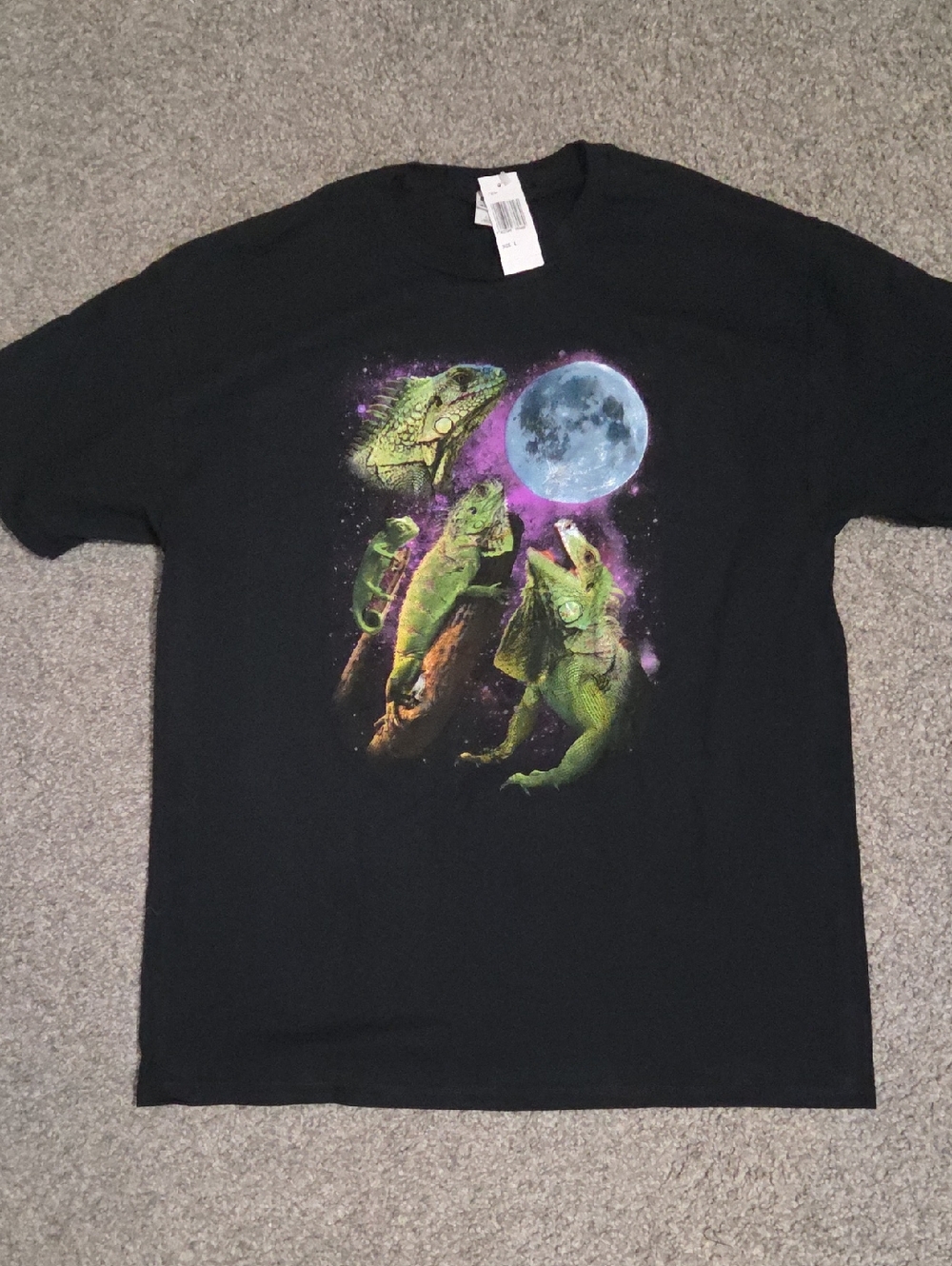 Reptile Graphic T-Shirt - Black with Green Iguana Moon Design Size Large NWT